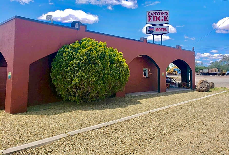 Canyon's Edge Route 66 Motel