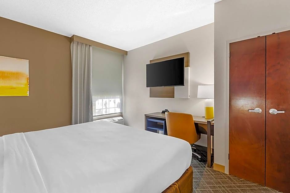 Comfort Suites Sumter near Shaw AFB
