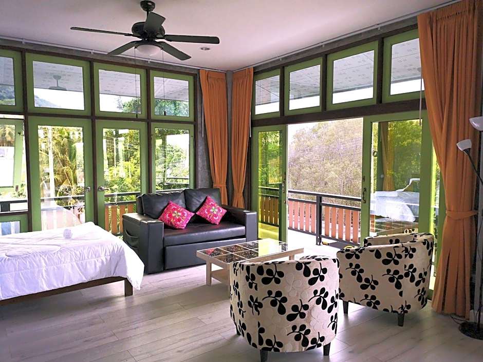 Tonmai Suites