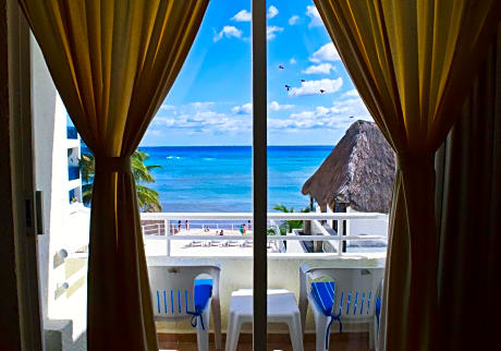 Playa Maya by MIJ - Beachfront Hotel