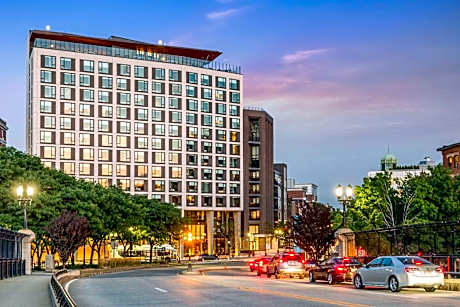 Cambria Hotel Boston Downtown-Seaport