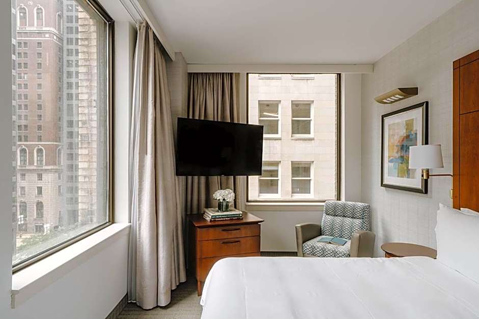 CLUB QUARTERS HOTEL, CENTRAL LOOP