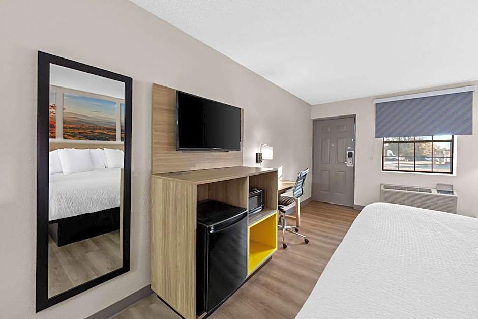 Days Inn by Wyndham Brownsville