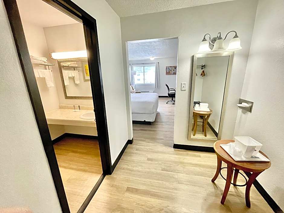 Days Inn by Wyndham Erie