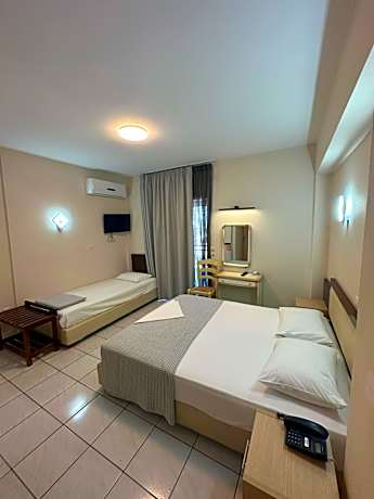 Triple Room with Sea View