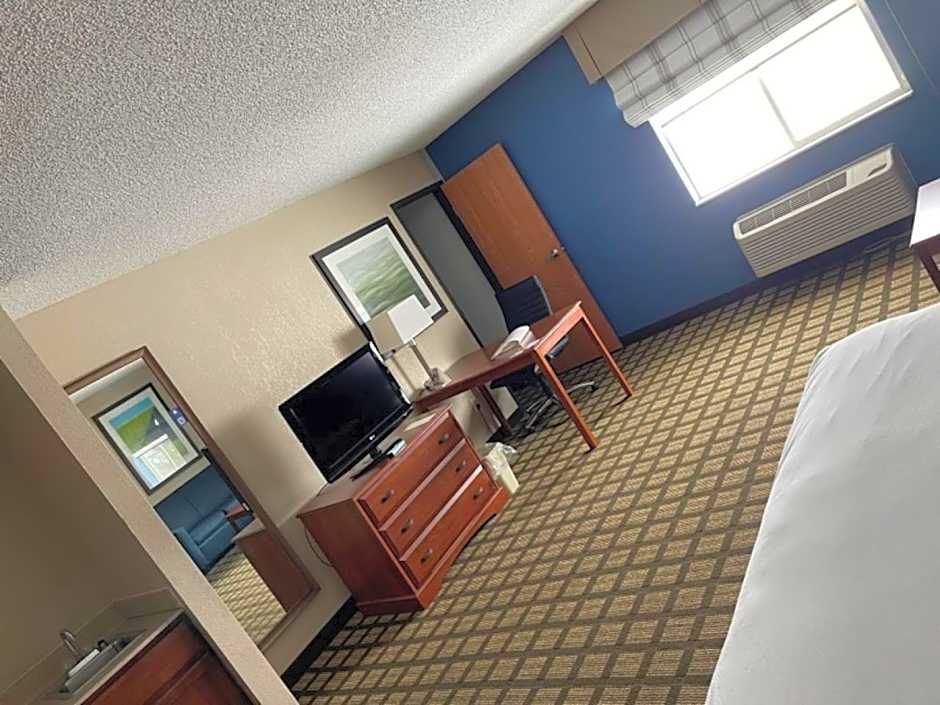 Baymont by Wyndham Galesburg