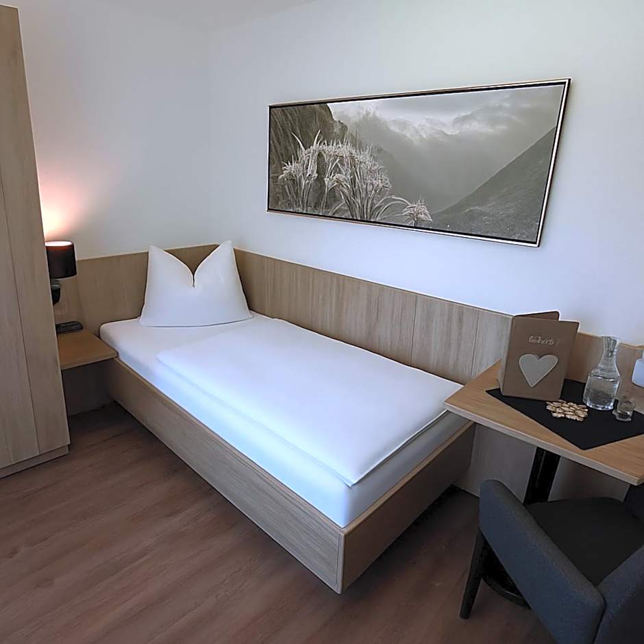 Photo 1 of 1 of Single Room