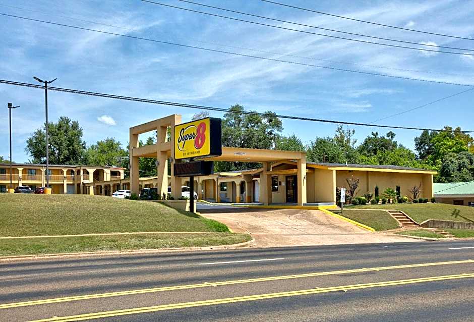 Super 8 by Wyndham Palestine TX