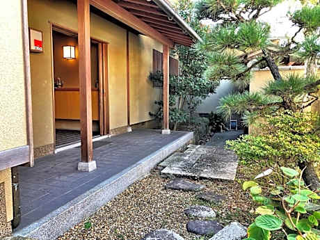 大阪 堺のお宿 旧星賀亭 Osaka Kyuhoshigatei - Classic Japanese Heritage Inn -