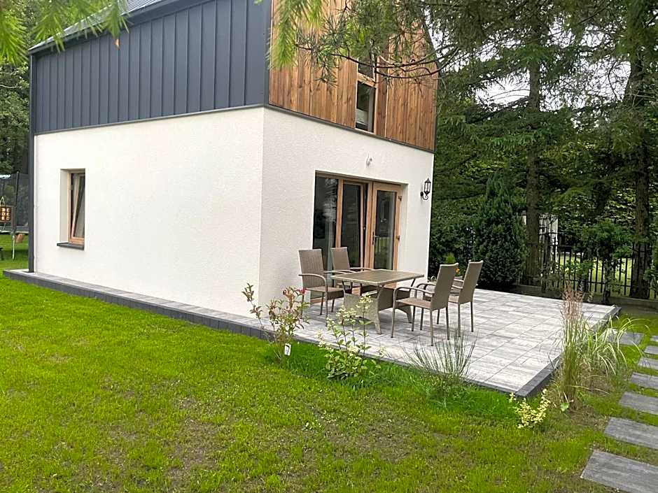 DOMKI Sosnowy Holiday Park