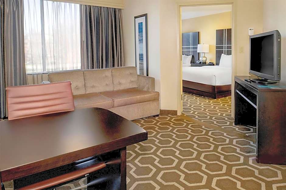 Embassy Suites By Hilton Hotel St. Louis-Airport