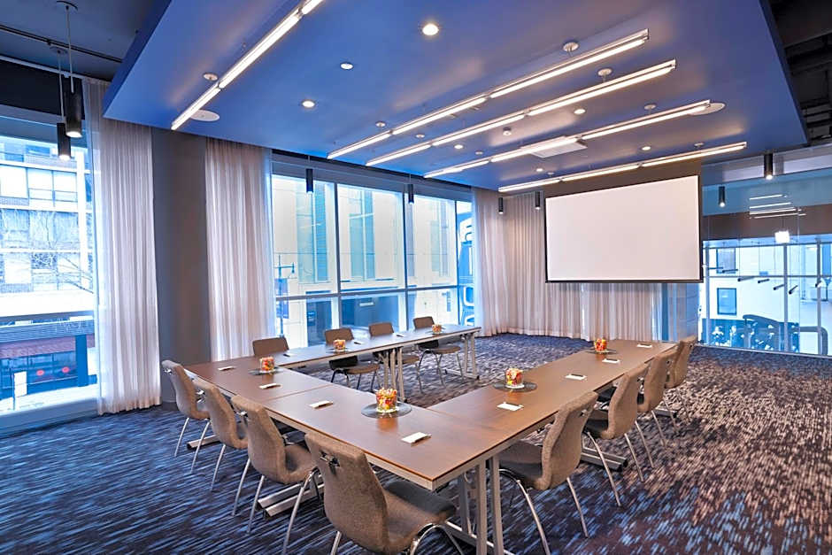 Aloft Chicago Mag Mile