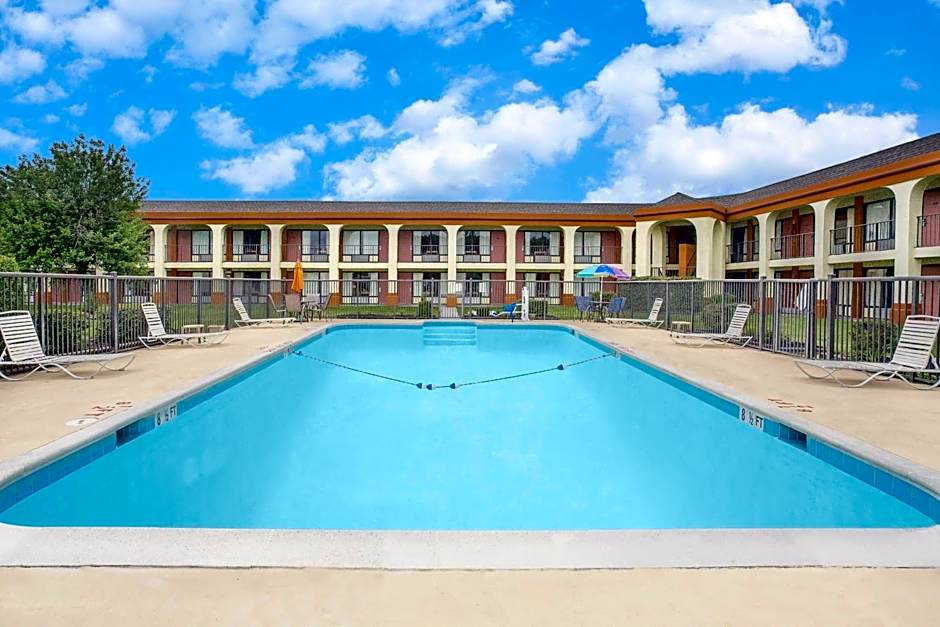 Days Inn by Wyndham Ruther Glen Kings Dominion Area