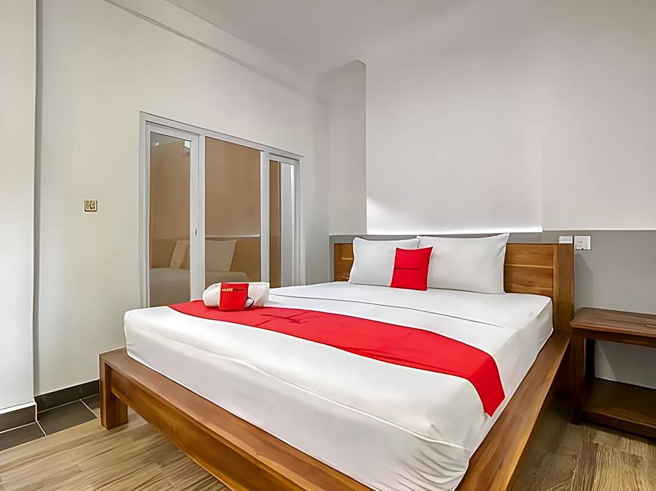 RedDoorz near Exit Toll Nusa Dua