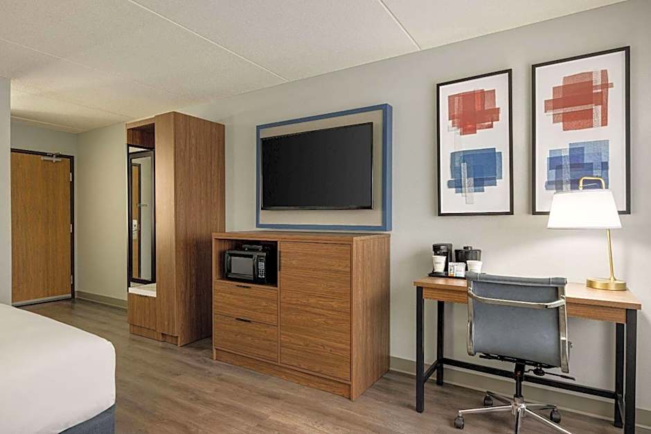 AmericInn by Wyndham Lincoln South