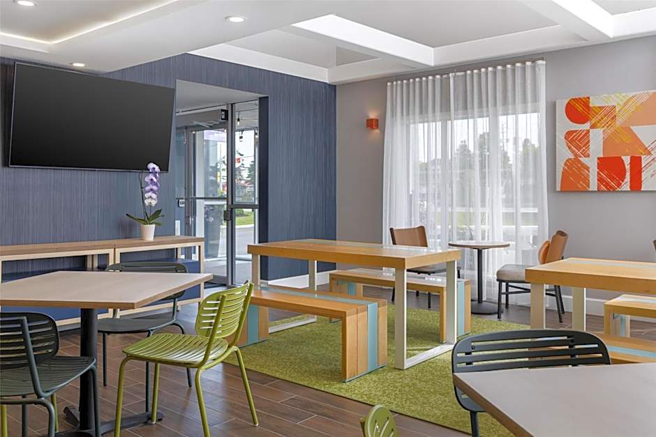 Spark by Hilton Woodstock