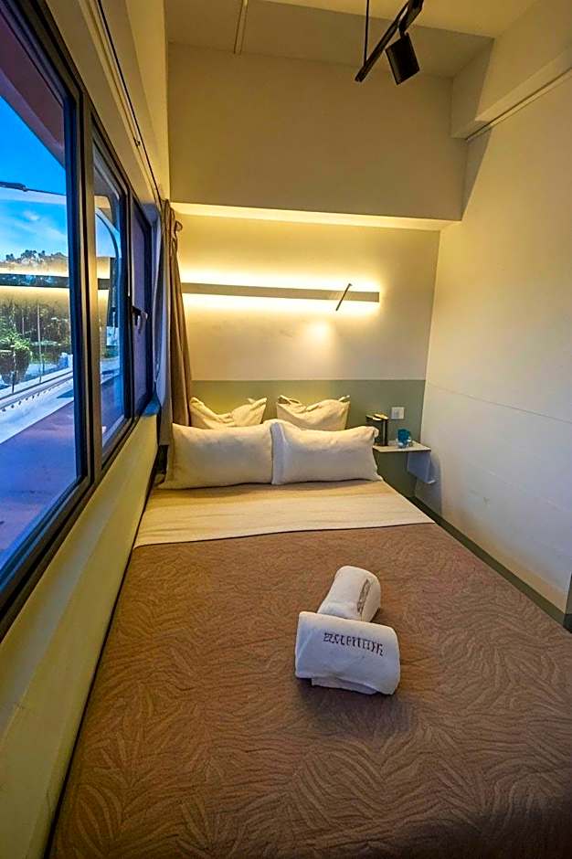 The Brownstone Hostel & Space