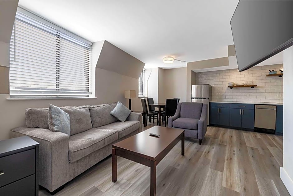 Georgetown Residences by LuxUrban