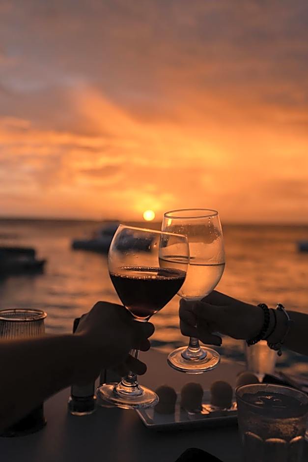 Captain Don's Habitat