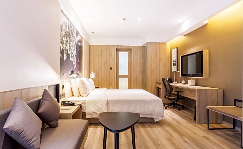 Atour Hotel (Jining Taibai Road Canal City)