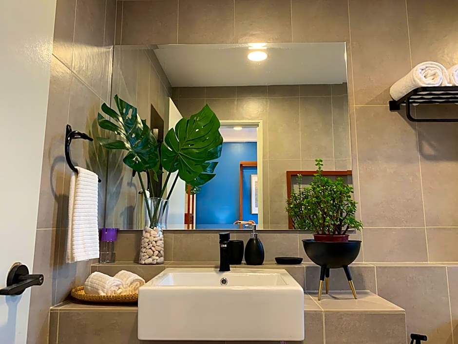 Deluxe Holiday Studio Suite at Timurbay with Seaview