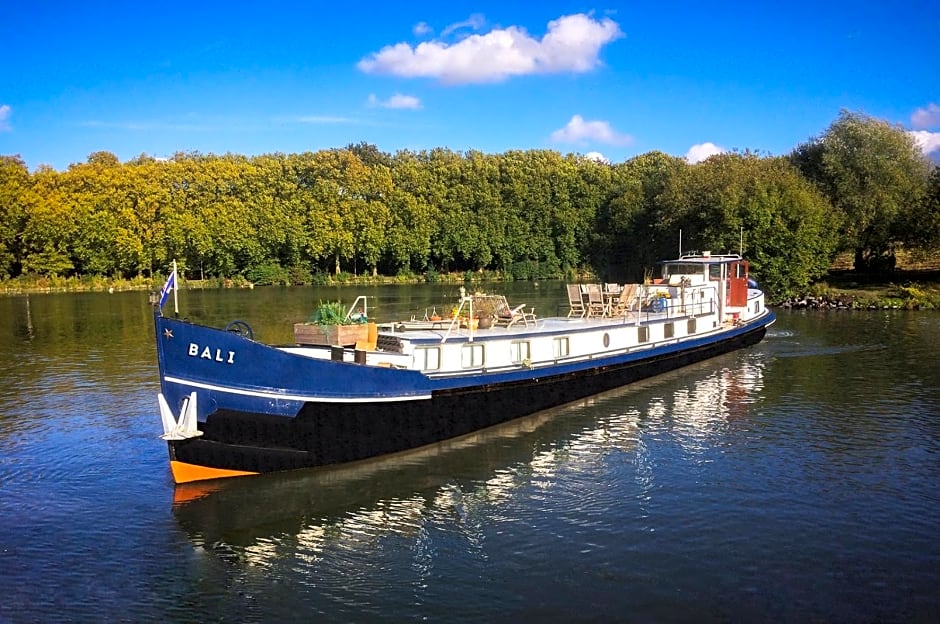 Bateau péniche au coeur de Lille