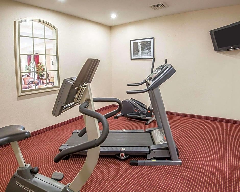 Econo Lodge Inn & Suites Beaumont