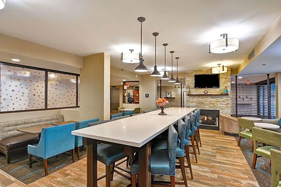 Hampton Inn By Hilton Hendersonville