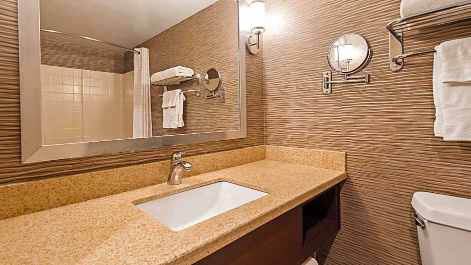 Best Western Plus Rama Inn