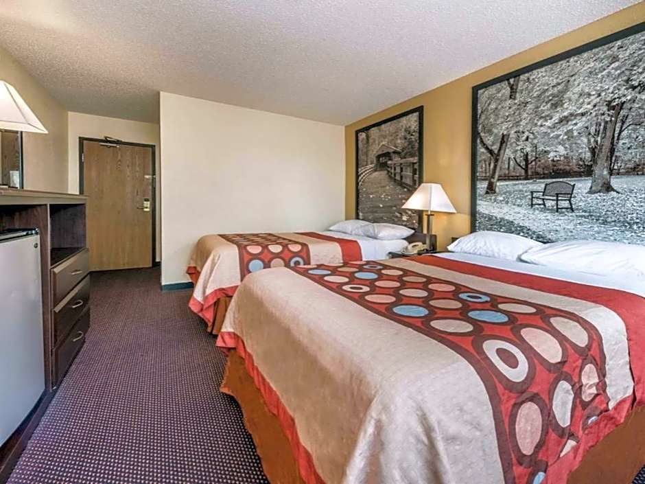 Super 8 by Wyndham Franklin/Middletown Area