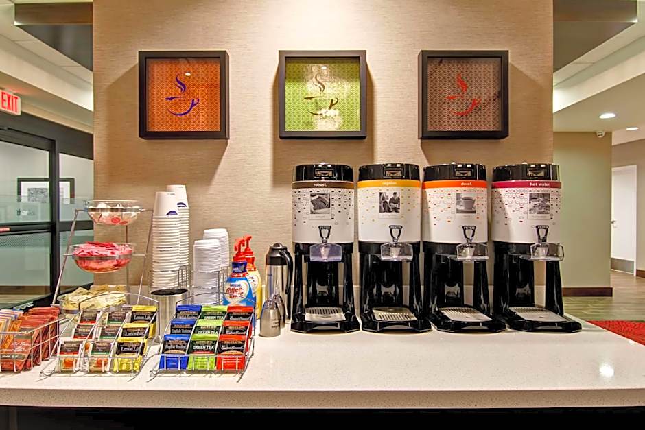 Hampton Inn & Suites Detroit/Troy