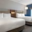 Holiday Inn Express And Suites St.Thomas. By IHG