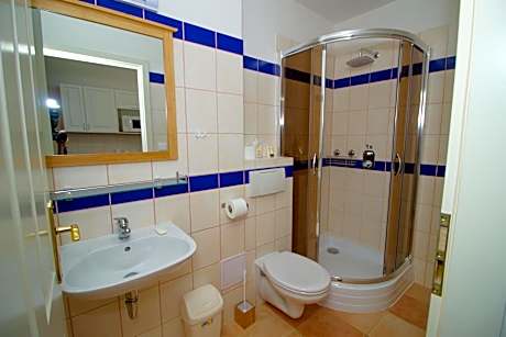 Triple Room with Bathroom