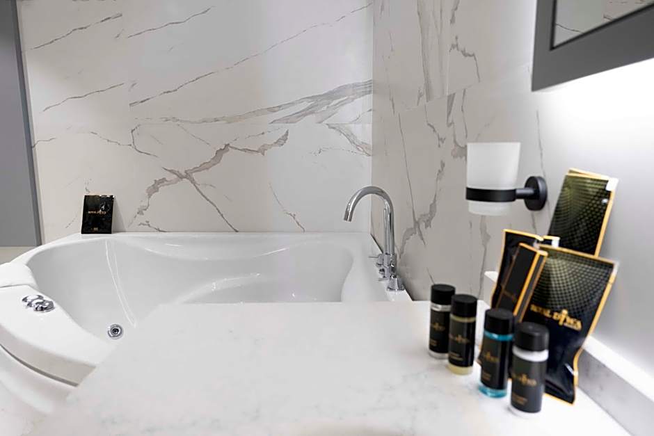 Royal Hayat Hotel Old Town