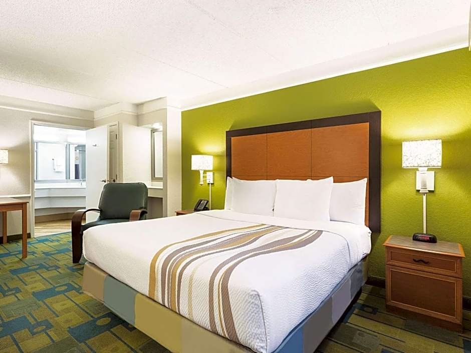 La Quinta Inn & Suites by Wyndham San Diego Chula Vista