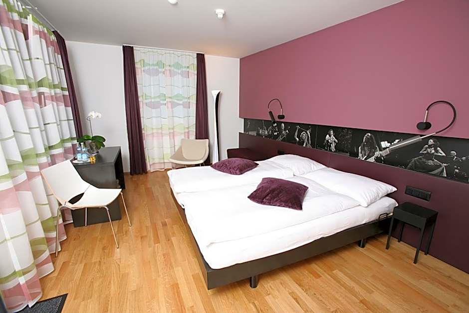 HOTEL & RESTAURANT Mohren