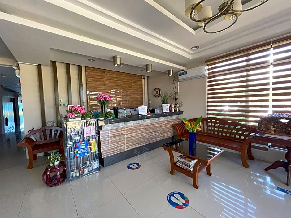 Argao Seabreeze Hotel powered by Cocotel