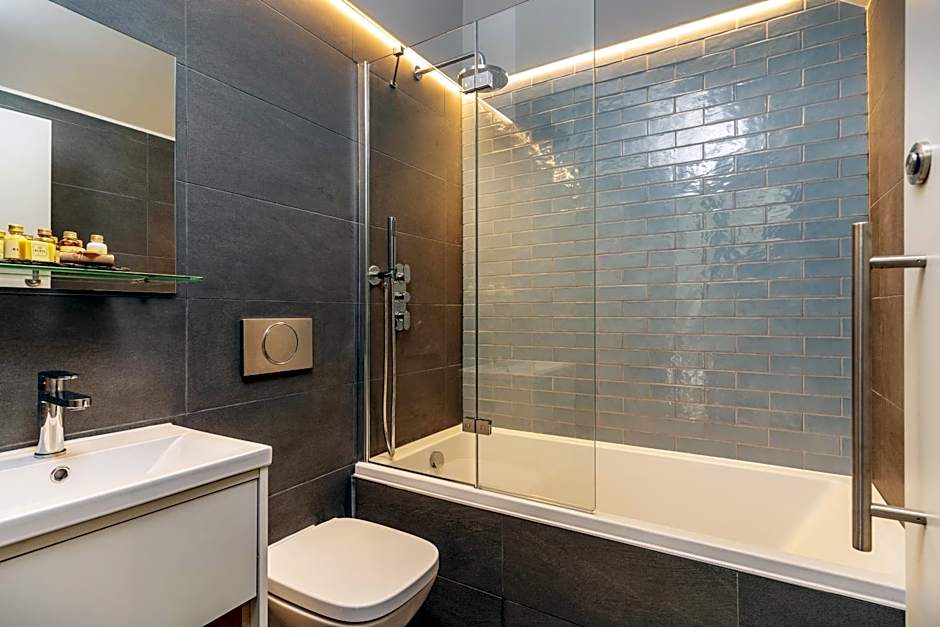 The Roost on Rock Road