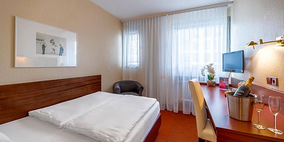 PLAZA INN Rieker Stuttgart Hauptbahnhof