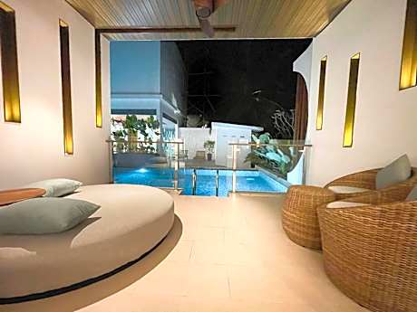 Pool Access Executive Suite (Shared Pool)