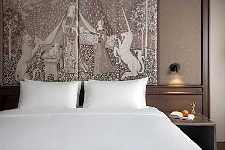 Superior Room with View