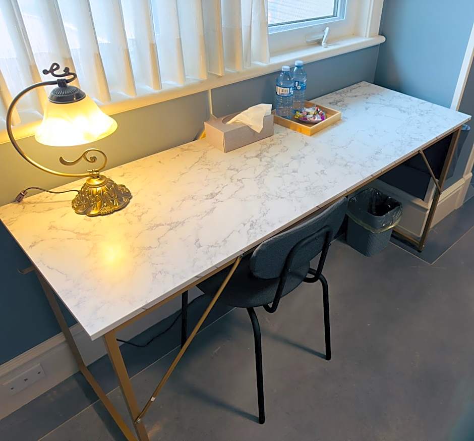 Unitrip Queen bed Room 2