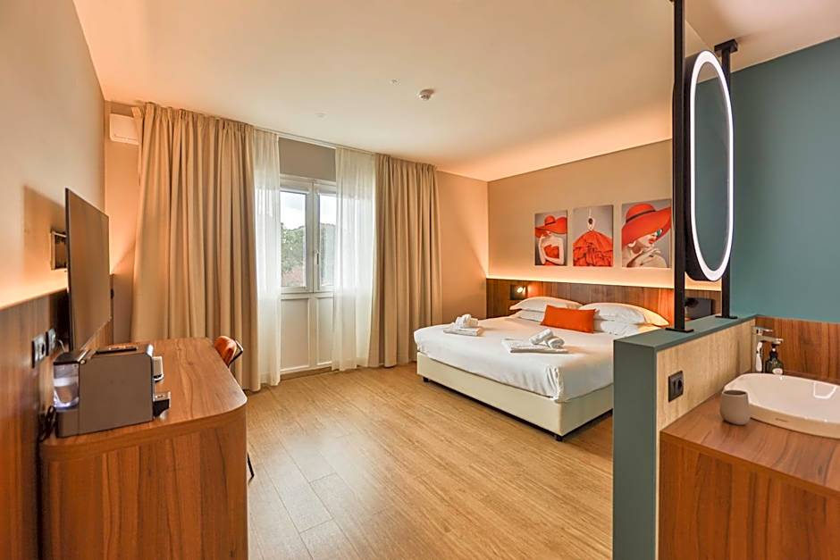 Moody smart & comfy Hotel