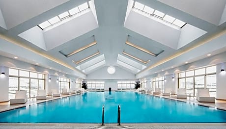 Qafqaz Riverside Hotel