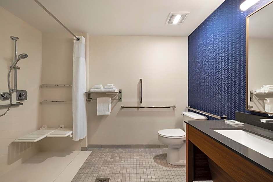 Fairfield Inn & Suites Madison South