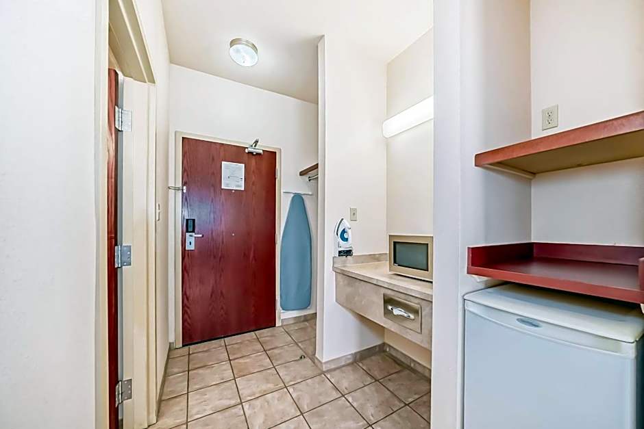 Grande Cache Inn & Suites