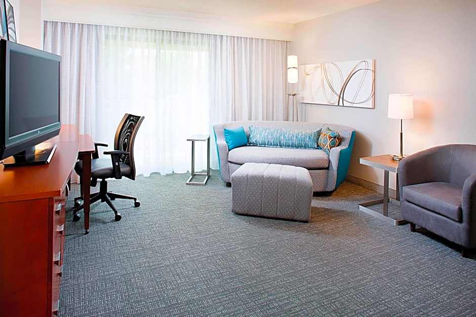 Courtyard by Marriott Roanoke Airport