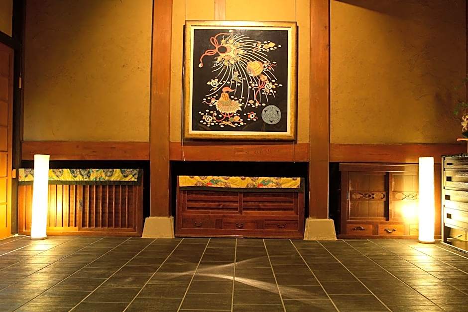 Satonoyu Waraku 13 years or older