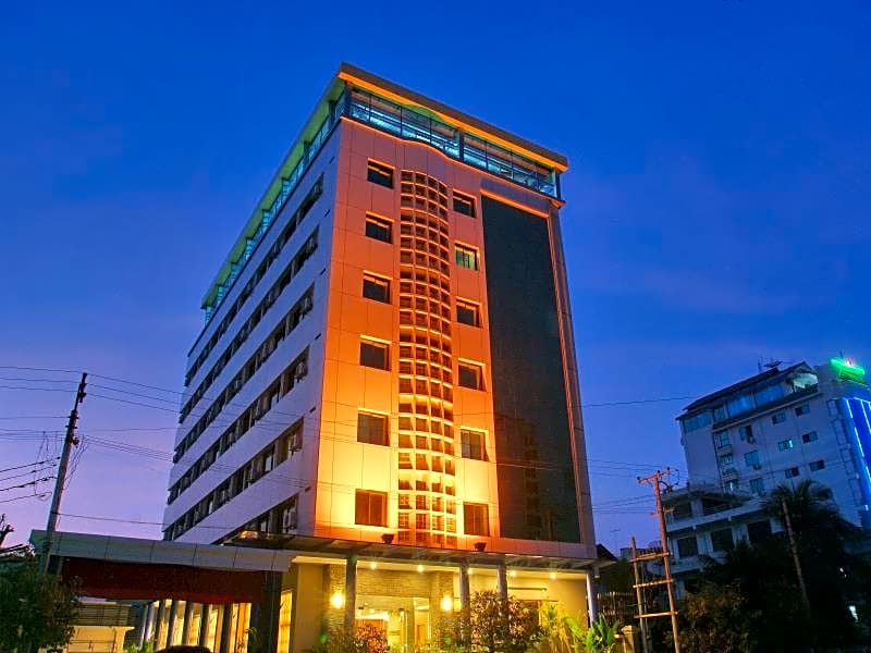 Hotel Queen Mandalay