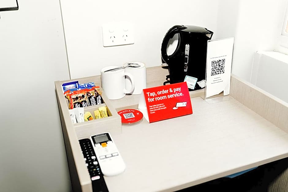 Nightcap at Barkly Hotel